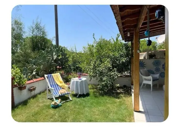Iz Tur Sitesinde Oezel Plajli * Seferihisar